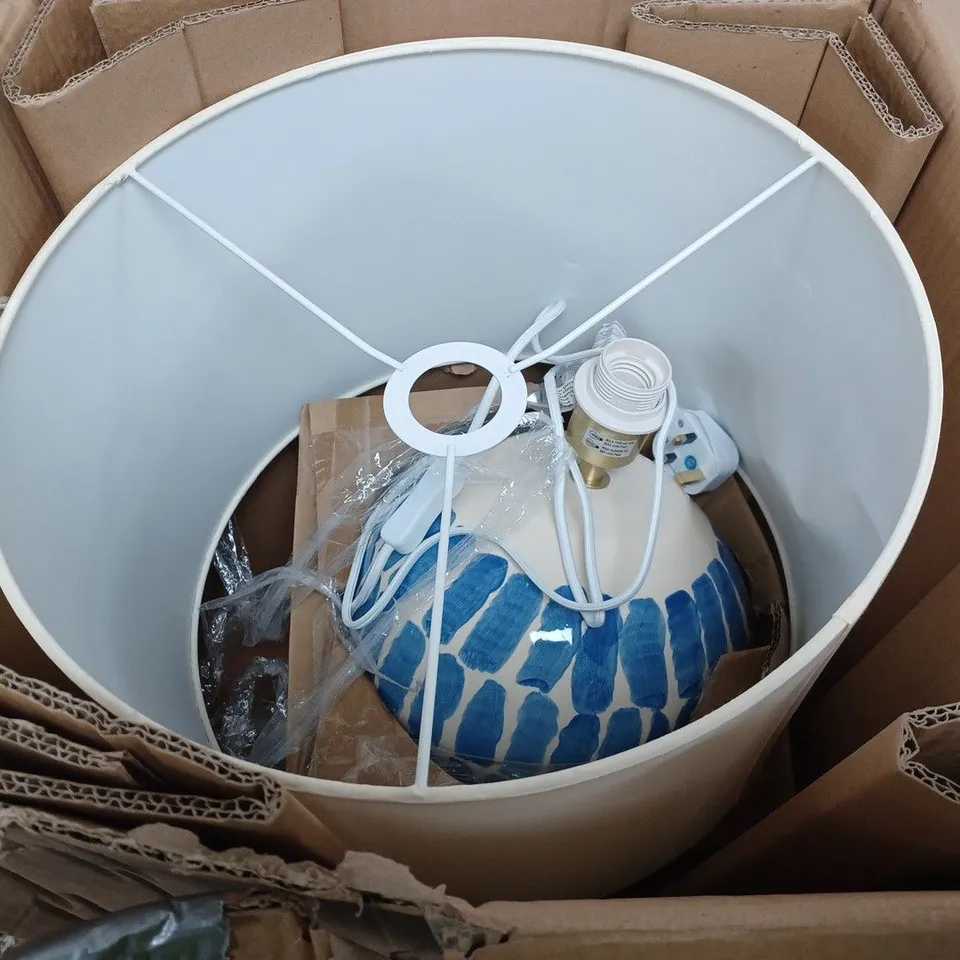 TABLE LAMP BLUE AND WHITE