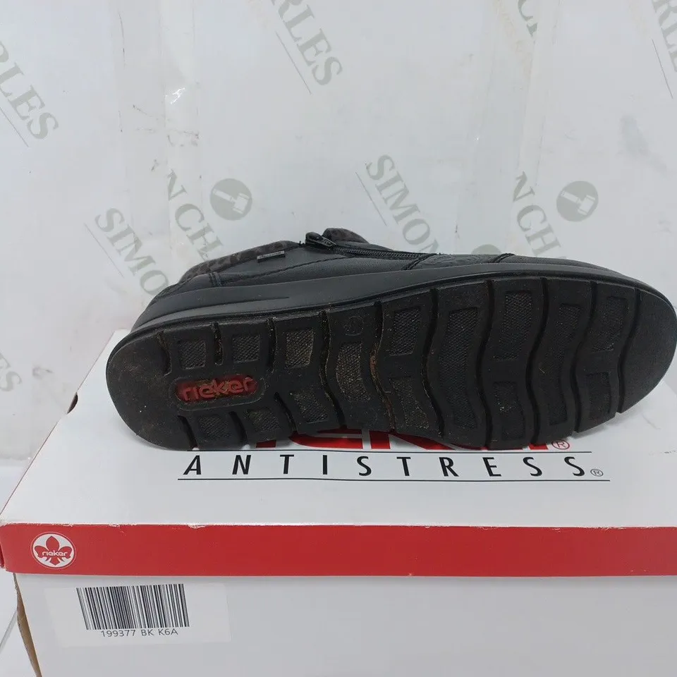 BOXED PAIR RIEKER LEATHER DOUBLE ZIP WATER RESISTANT BOOTS IN BLACK SIZE 6.5 