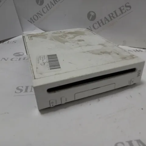NINTENDO WII GAMES CONSOLE IN WHITE