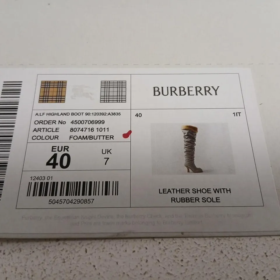BURBERRY LEATHER KNEE-HIGH BOOTS – FOAM/BUTTER, UK 7 (EU 40)