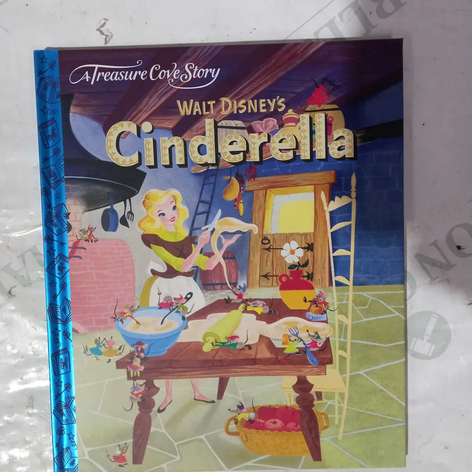 LOT OF APPROXIMATELY 10 X A TREASURE COVE STORY - WALT DINSEY'S CINDERELLA BOOKS
