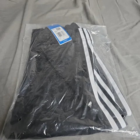 ADIDAS BLACK STRIPED JOGGERS SIZE M