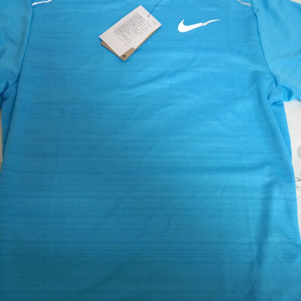 NIKE RUNNING DRI FIT BRIGHT BLUE T-SHIRT - SMALL