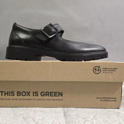 BOXED PAIR OF CLARKS BUCKLE STRAP SHOES IN BLACK SIZE UK 4