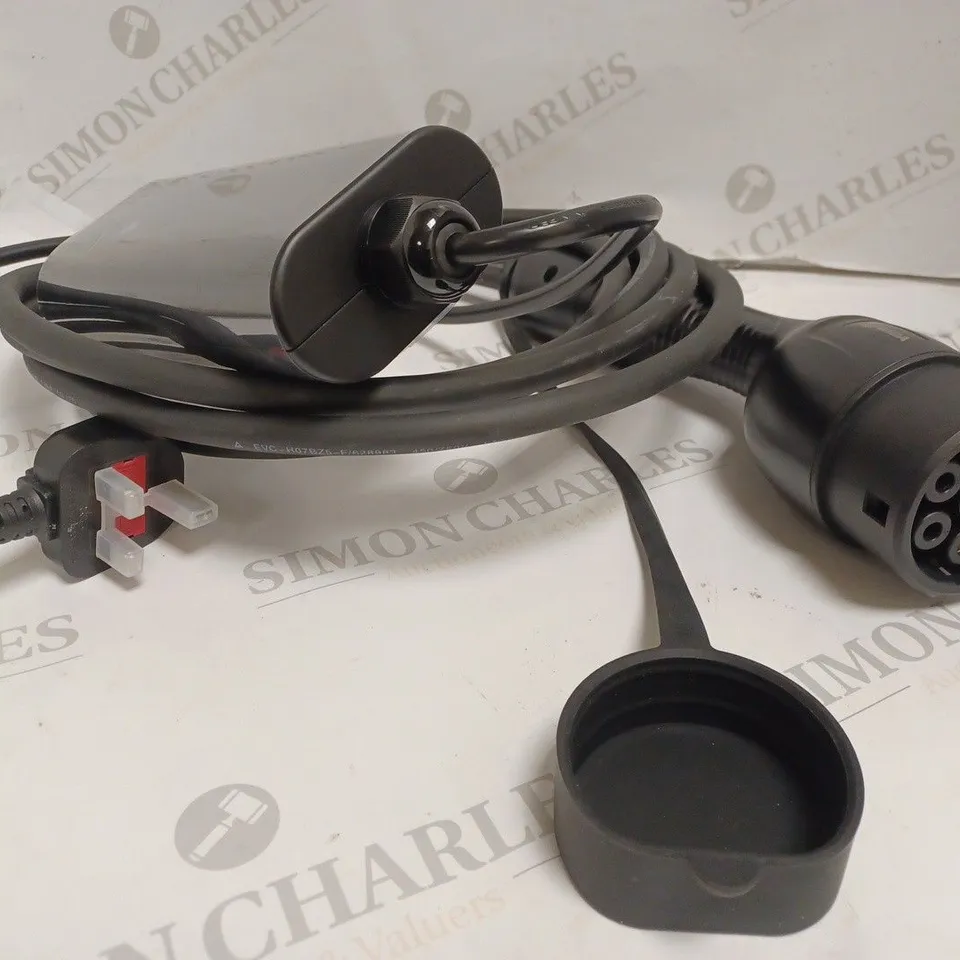 BOXED PORTABLE EV CHARGING CABLE. 