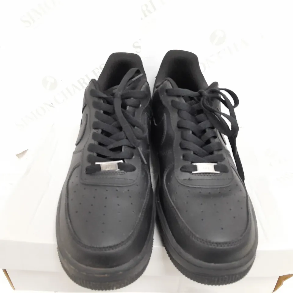BOXED PAIR OF NIKE AIR FORCE 1 '07 IN BLACK - UK 10