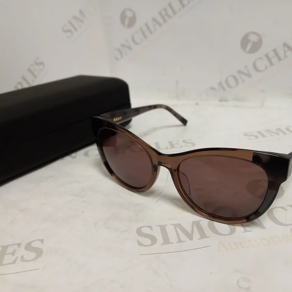 DKNY TORTOISESHELL CAT EYE SUNGLASSES RRP £100