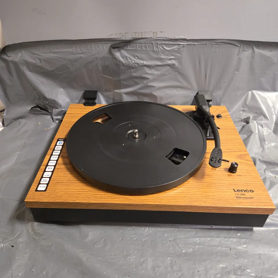 LENCO LS-300WD BELT DRIVE TURNTABLE WITH BLUETOOTH