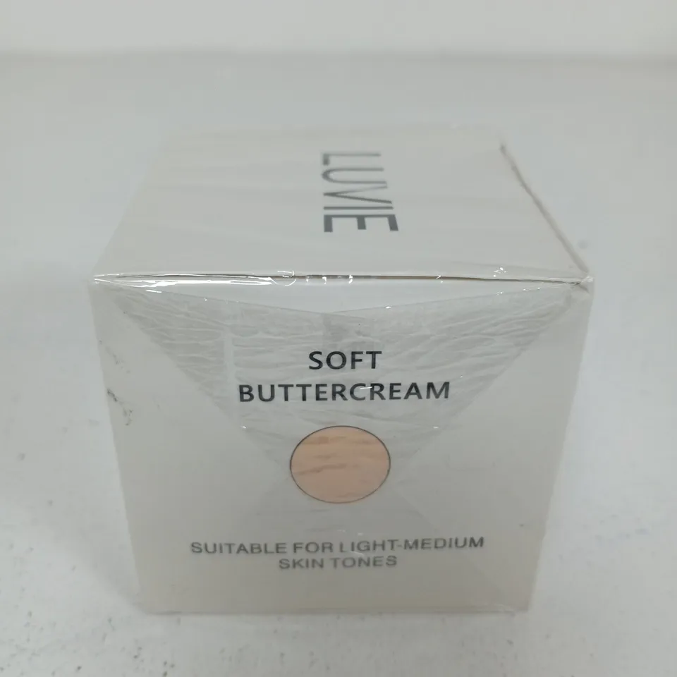 LUVIE FOUNDATION CUSHION – SOFT BUTTERCREAM, FOR LIGHT–MEDIUM SKIN TONES