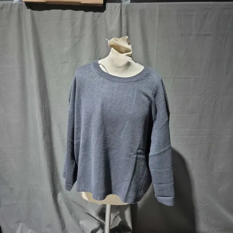 GREY KNIT SWEATER – WOMEN'S, CREW NECK L