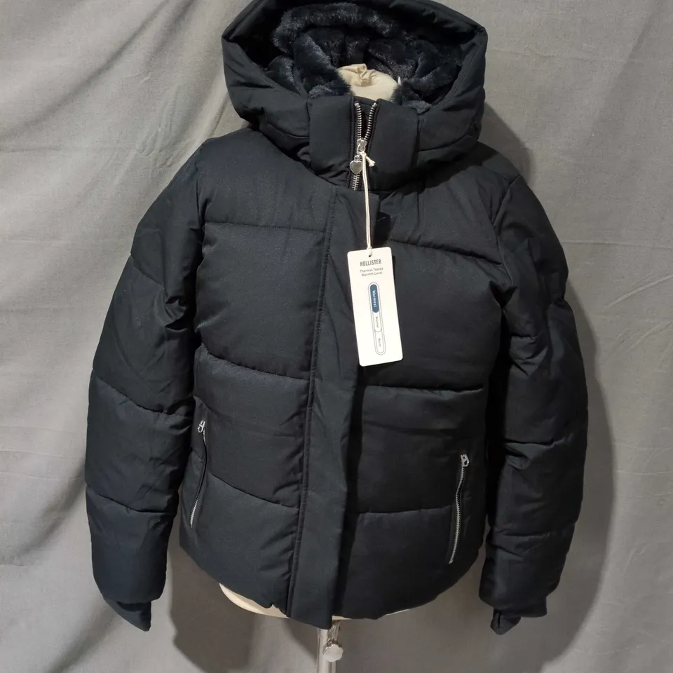 HOLLISTER WARMEST PUFFER JACKET – BLACK, SIZE M
