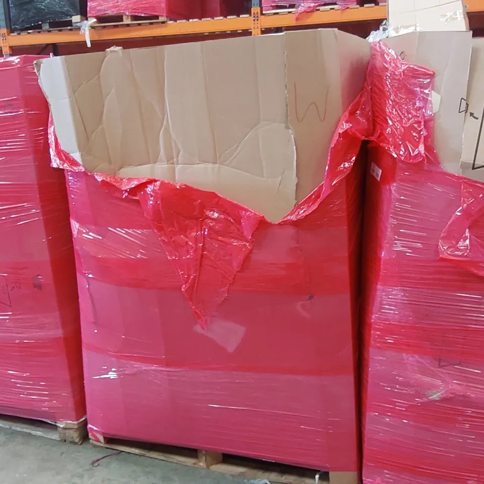PALLET OF ASSORTED ITEMS INCLUDING: PRESSURE WASHER, LARGE RUGS, GOLF GREEN, CHAIR MAT, BED RAIL ECT