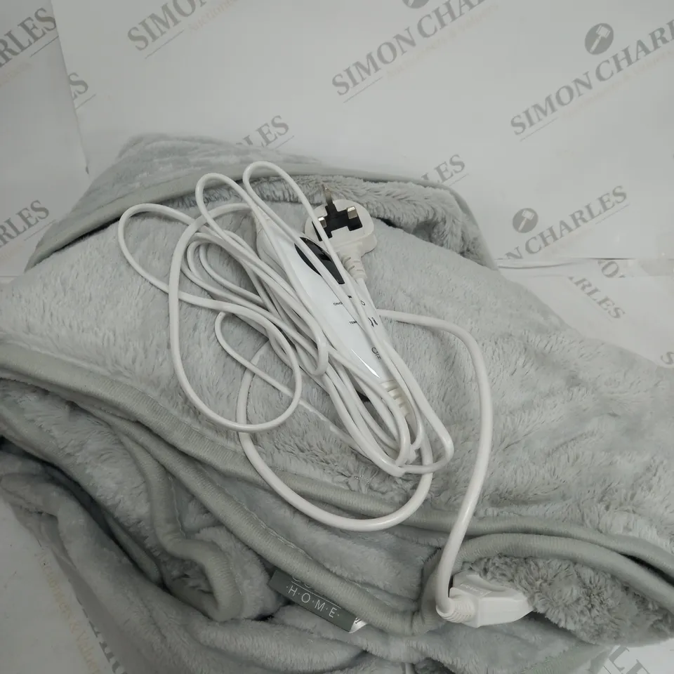 COZEE HOME VELVETSOFT HEATED THROW IN LIGHT GREY
