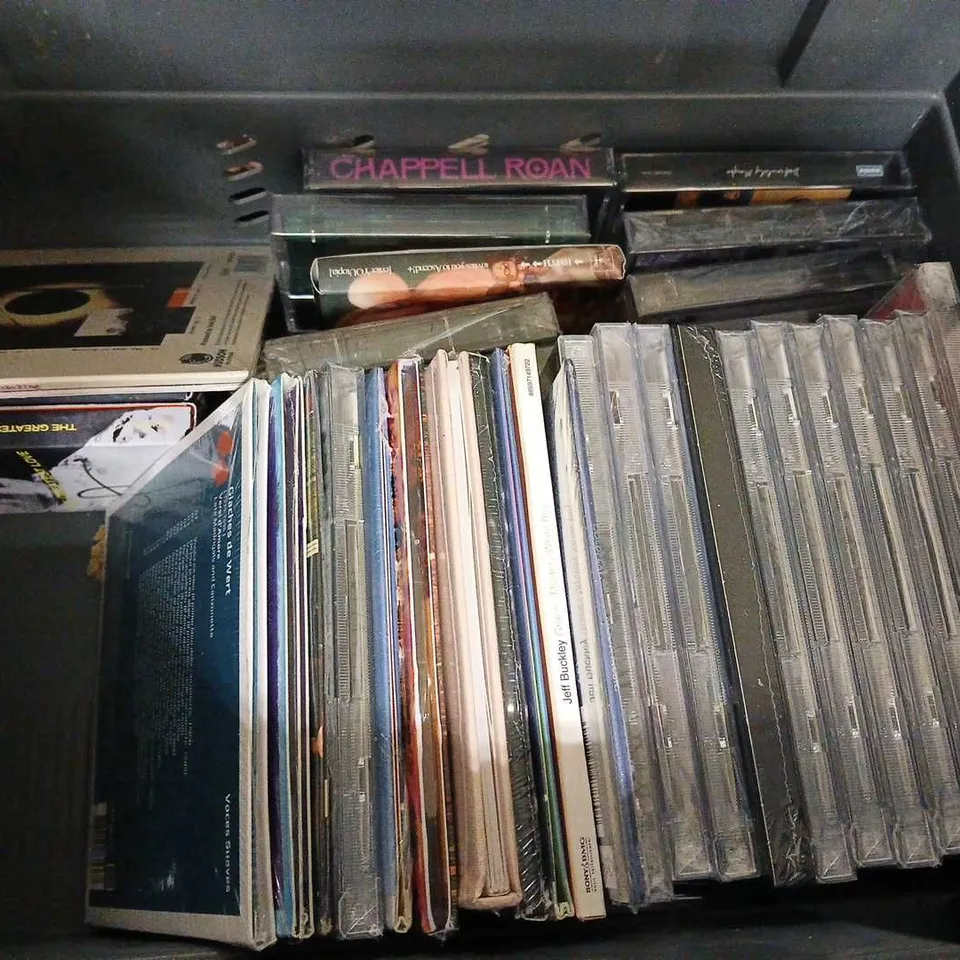 LOT OF ASSORTED MUSIC CDS AND CASSETTES TO INCLUDE RAM DASS, TON KOOPMAN AND COLDPLAY