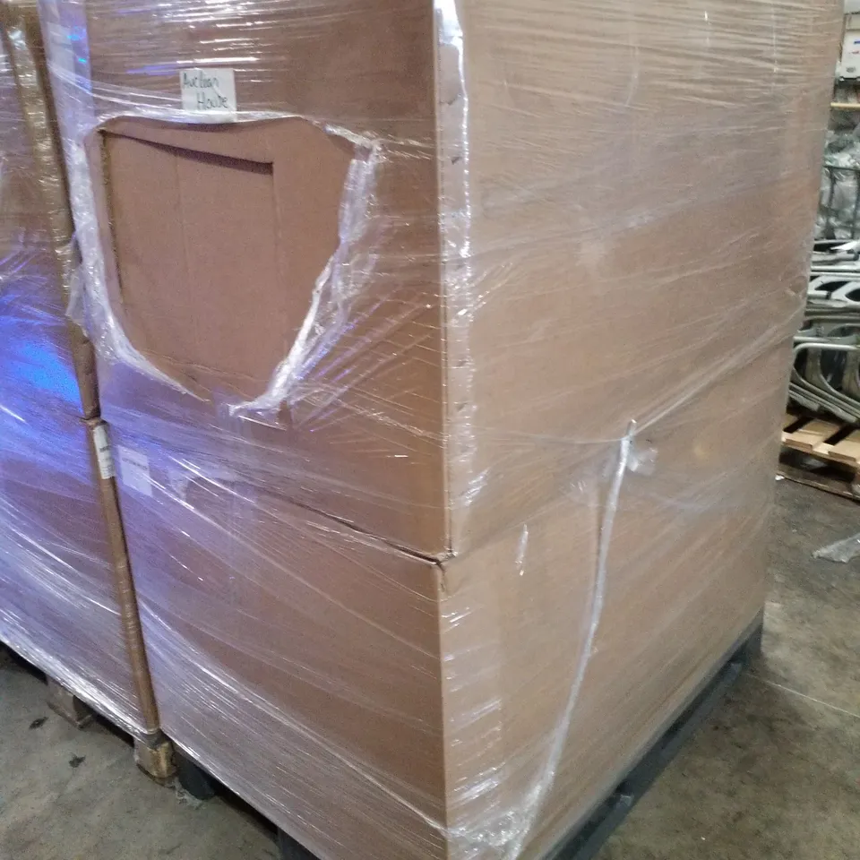 PALLET CONTAINING ASSORTED BEDDING & PILLOWS