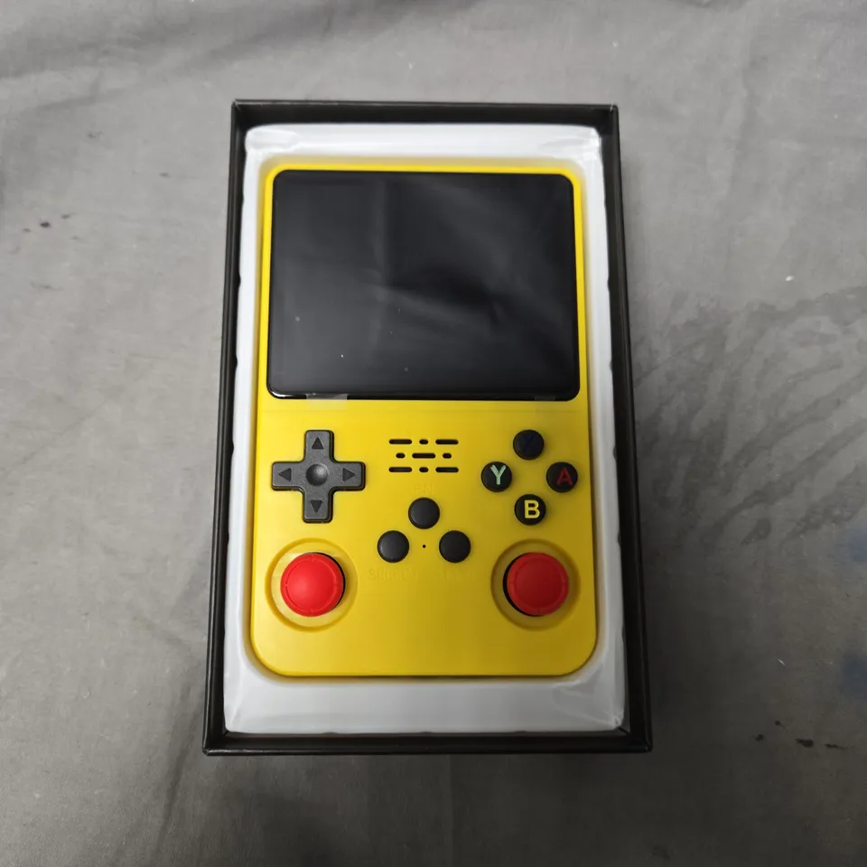 GAMELAB HANDHELD RETRO GAMING CONSOLE – YELLOW (BOXED)