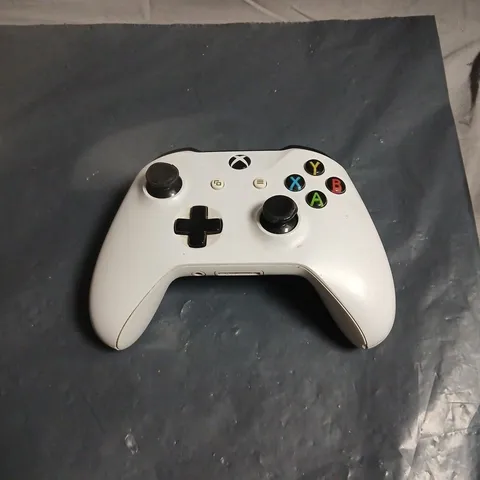 X BOX ONE GAME CONTROLLER