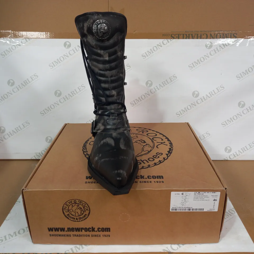 BOXED PAIR OF NEW ROCK BELOW KNEE BOOTS IN BLACK EU SIZE 46