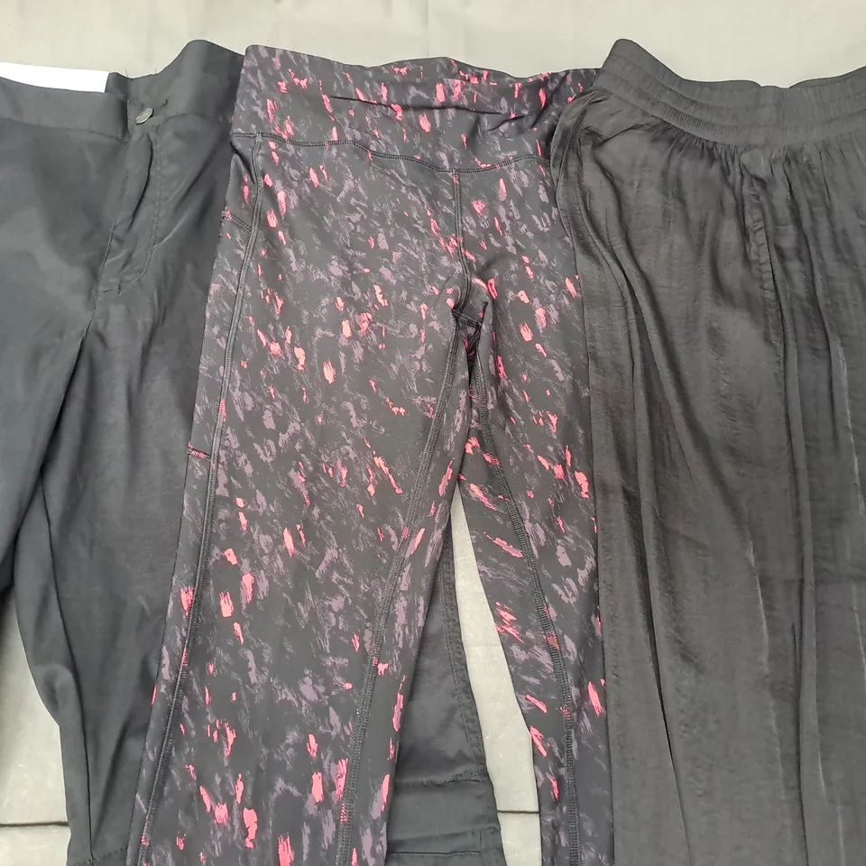 BOX OF APPROXIMATELY 20 ASSORTED CLOTHING AND FASHION ITEMS IN VARIOUS STYLES AND SIZES TO INCLUDE CRIVIT, ZARA, ETC