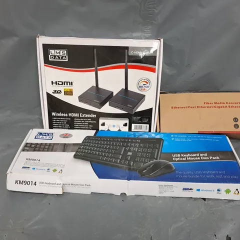APPROXIMATELY 15 ASSORTED ELECTRICAL ITEMS TO INCLUDE WIRELESAS HDMI EXTENDER, FIBER MEDIA CONVERTER, KEYBOARD AND MOUSE DUO, ETC - COLLECTION ONLY