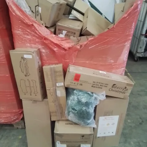 PALLET CONTAINING VARIOUS ASSORTED BOXED HOUSEHOLD ITEMS TO INCLUDE: CHRISTMAS TREE,  FOOTBALL PUMP, FOOD WASTE COMPOSTER LED SIGN AND LOTS MORE UNMARKED BOXED ITEMS 