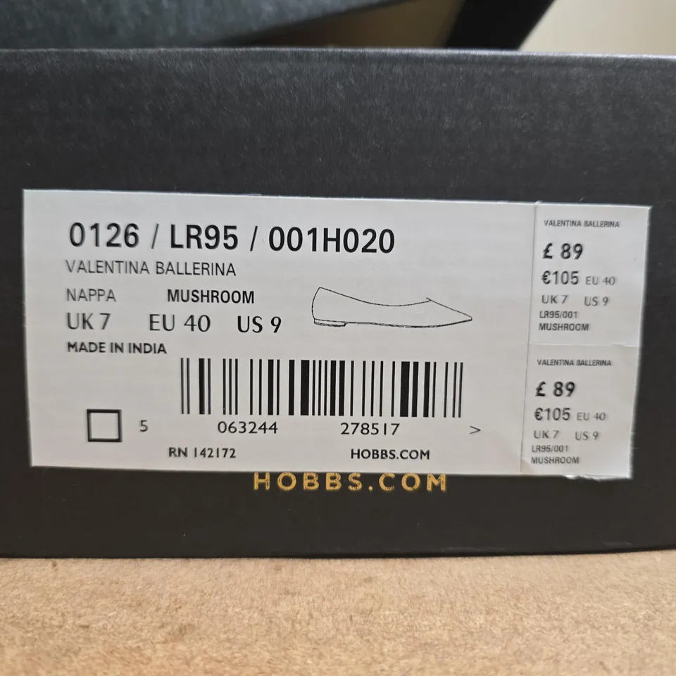BOXED PAIR OF HOBBS VALENTINA BALLERINA MUSHROOM NAPPA LEATHER PUMP – UK SIZE 7