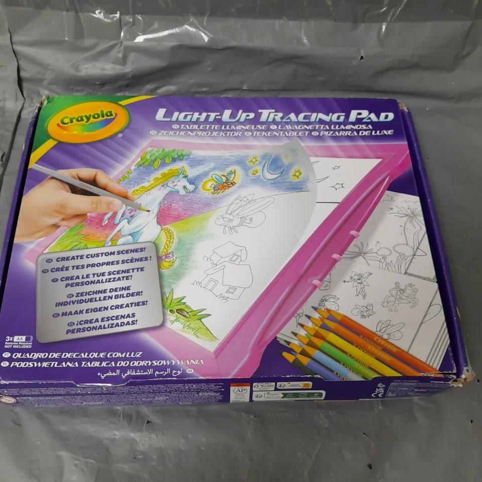 CRAYOLA LIGHT-UP TRACING PAD  RRP £26.99