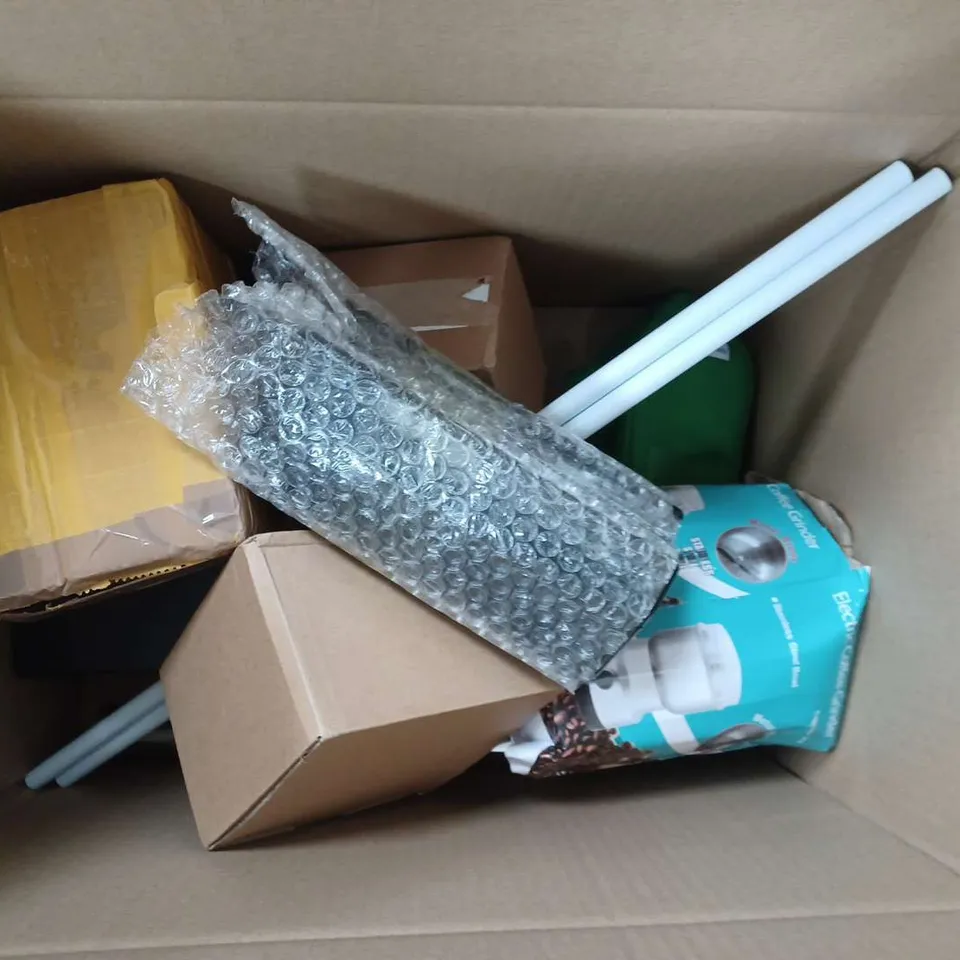 APPROXIMATELY 10 HOUSEHOLD ITEMS TO INCLUDE FIRST AID KIT AND FOOD COVERS