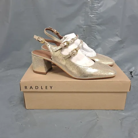 BOXED PAIR OF RADLEY ARTILLERY LANE LADIES BLOCK HEEL SHOES IN SOFT GOLD COLOUR - UK 7