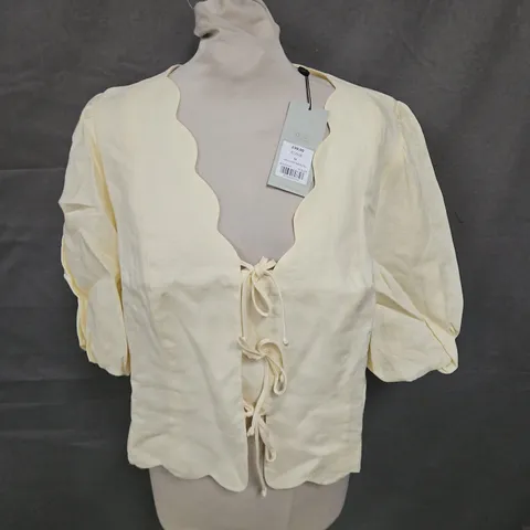 MINT VELVET LINEN SCALLOP TOP IN YELLOW SIZE M