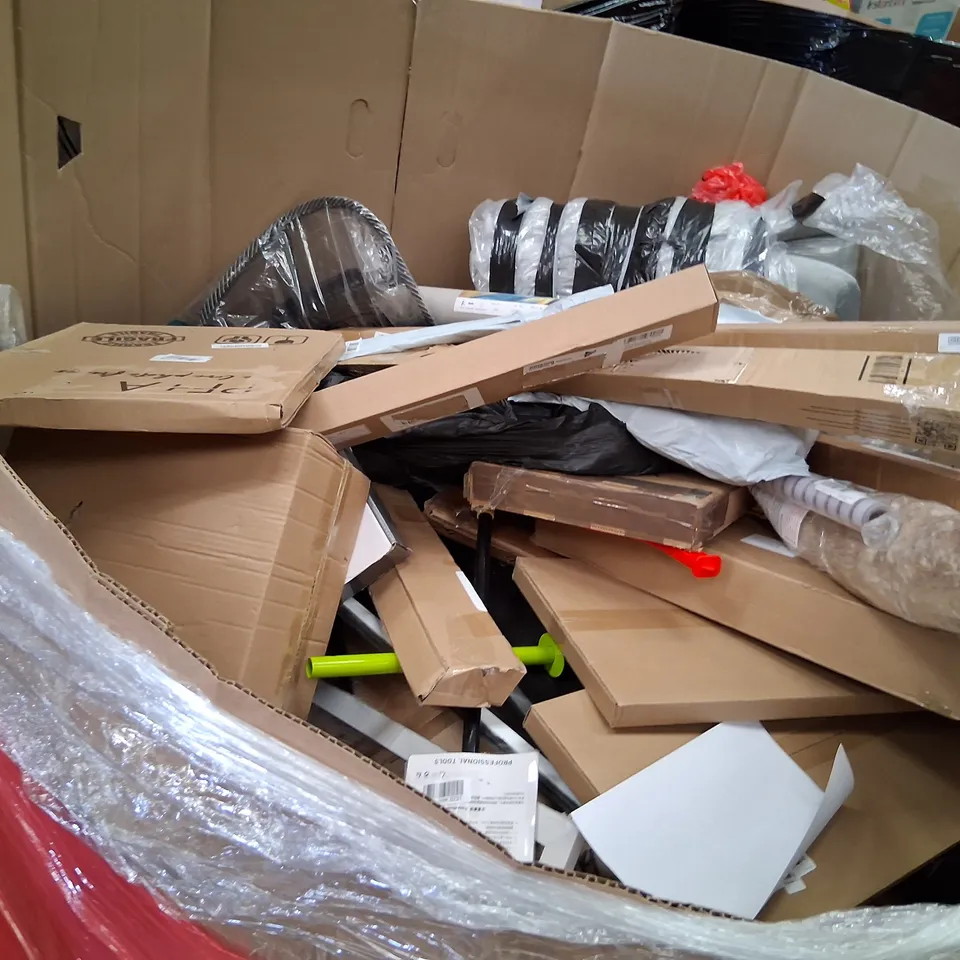 PALLET CONSISTING OF A LARGE QUANTITY OF ASSORTED HOUSEHOLD AND ELECTRICAL PRODUCTS AND ACCESSORIES TO INCLUDE;