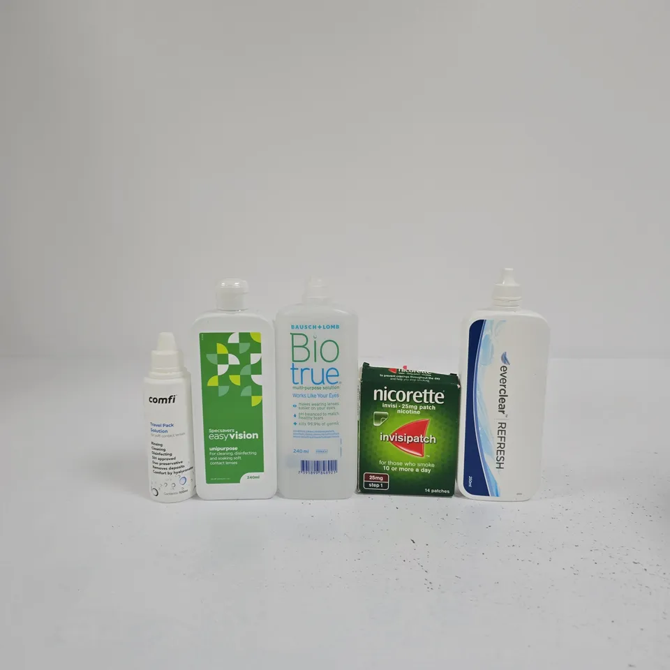TOTE OF APPROXIMATELY 10 ASSORTED ITEMS INCLUDING BAUSCH + LOMB BIO TRUE MULTI-PURPOSE SOLUTION, EVERCLEAR REFRESH AND SPECSAVERS EASY VISION UNIPURPOSE 240ML