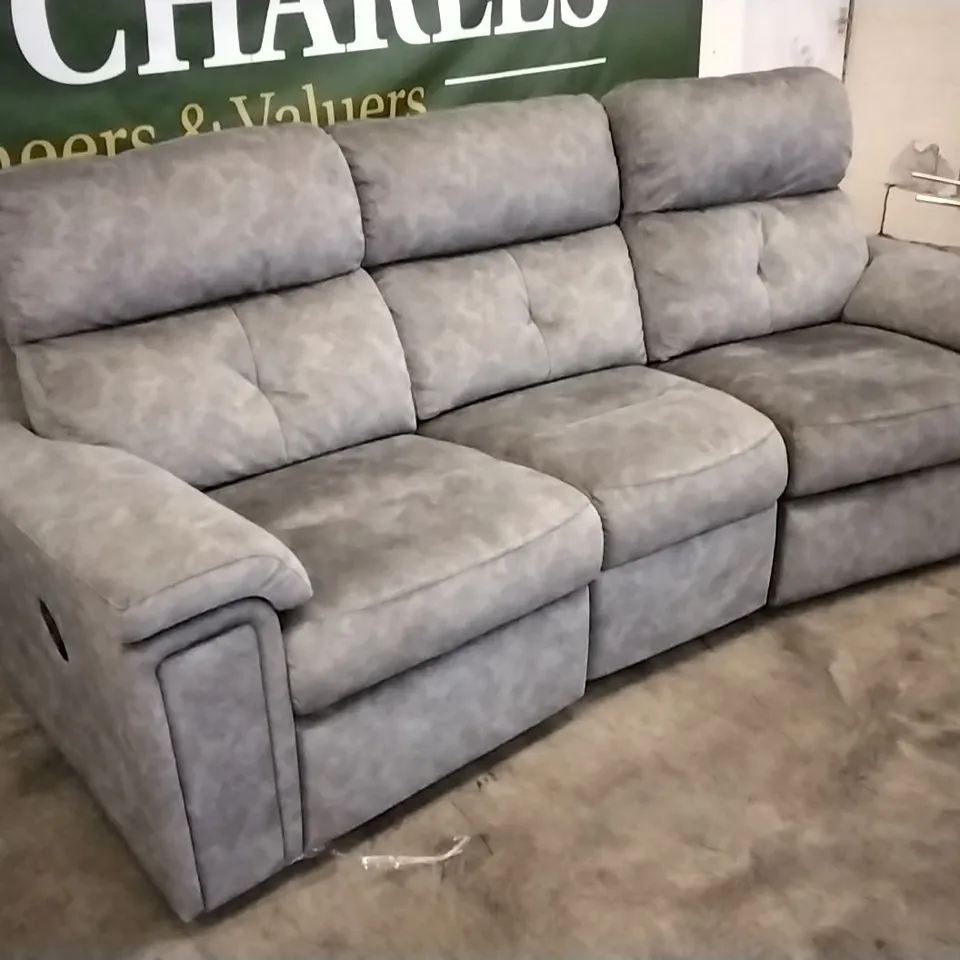 QUALITY BRITISH DESIGNED & MANUFACTURED G PLAN BURFORD 3 SEATER CURVED MANUAL RECLINER SOFA PRAMA PEWTER PLUSH FABRIC 