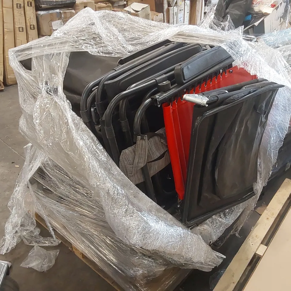 PALLET CONTAINING A LARGE QUANTITY OF SUN LOUNGERS/GARDEN CHAIRS ECT