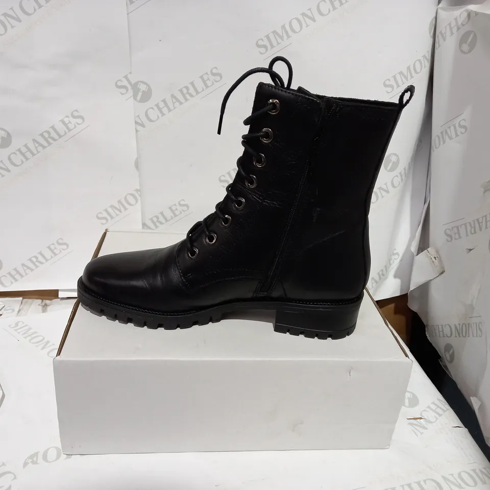 BOXED PAIR OF - SIZE 