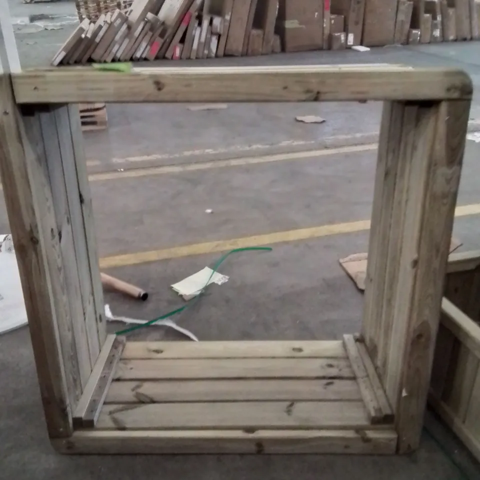 FABIAN WOODEN PLANTER BOX