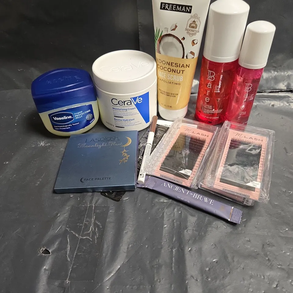 APPROXIMATEY 20 ASSORTED HEALTH AND BEAUTY PRODUCTS TO INCLUDE - CERAVE MOISTURISING CREAM - VASELINE PROTECTING JELLY - FREEMAN FACE SCRUB - ETC