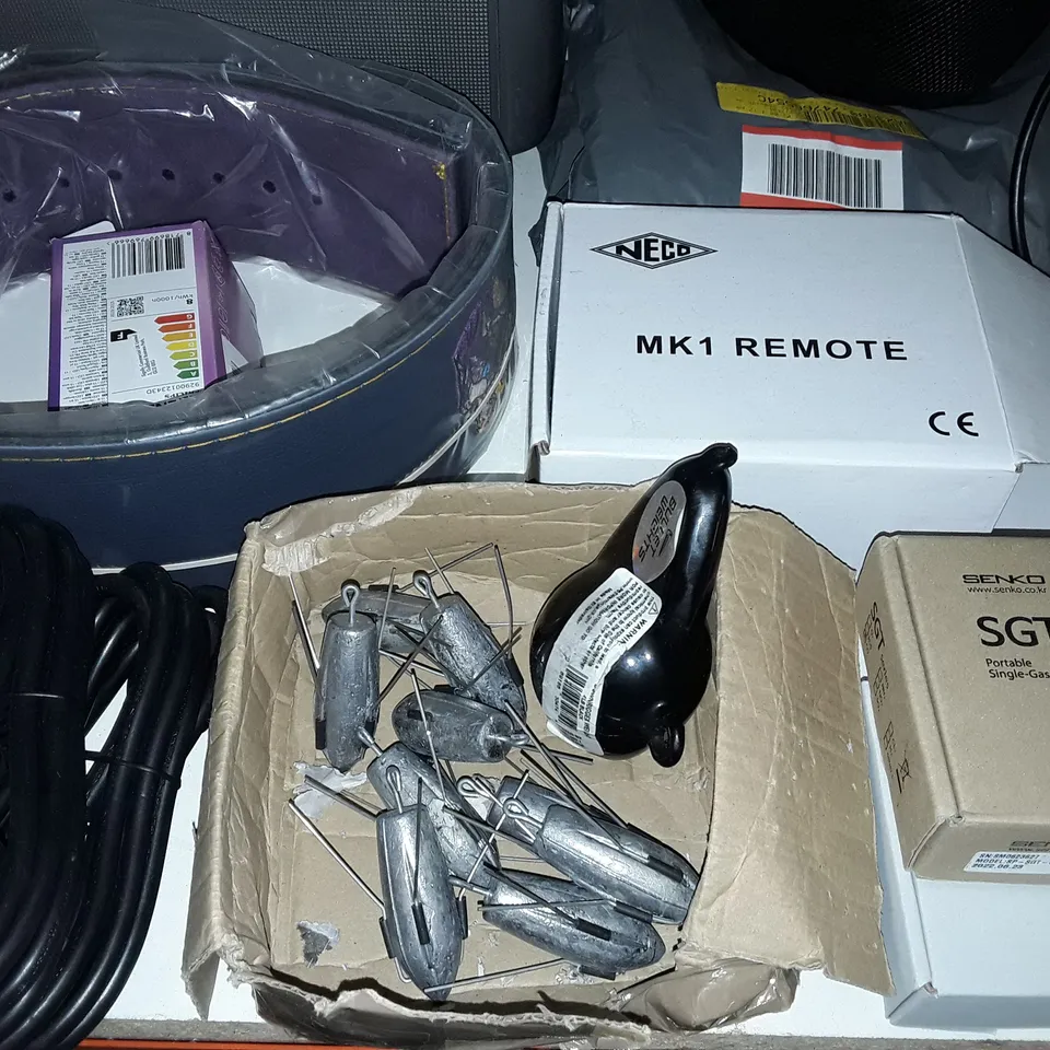 LOT OF ASSORTED HOUSEHOLD ITEMS TO INCLUDE PORTABLE SINGLE GAS DETECTOR, WEIGHT LIFTING BELT AND SKY DIGIBOX