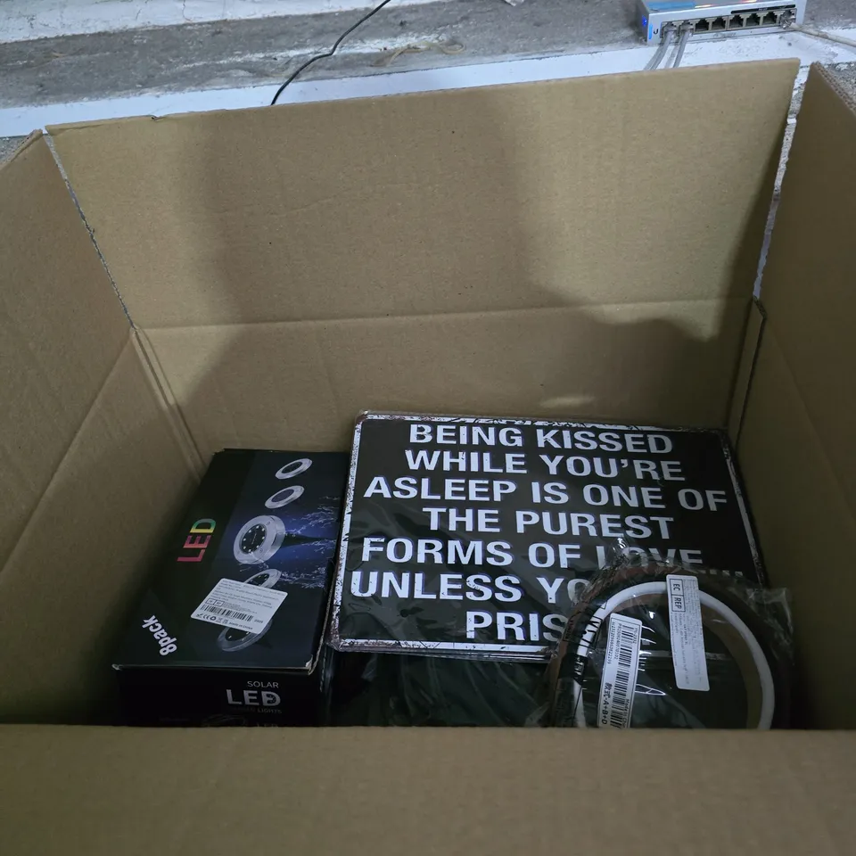 APPROXIMATLEY 15 ITEMS OF THE BEATLES POSTER, BEING KISSED POSTER & STAR WARS ACTIVITY BOOKS – ASSORTED POSTERS & BOOKS AND VARIOUS HOUSEHOLD ITEMS .