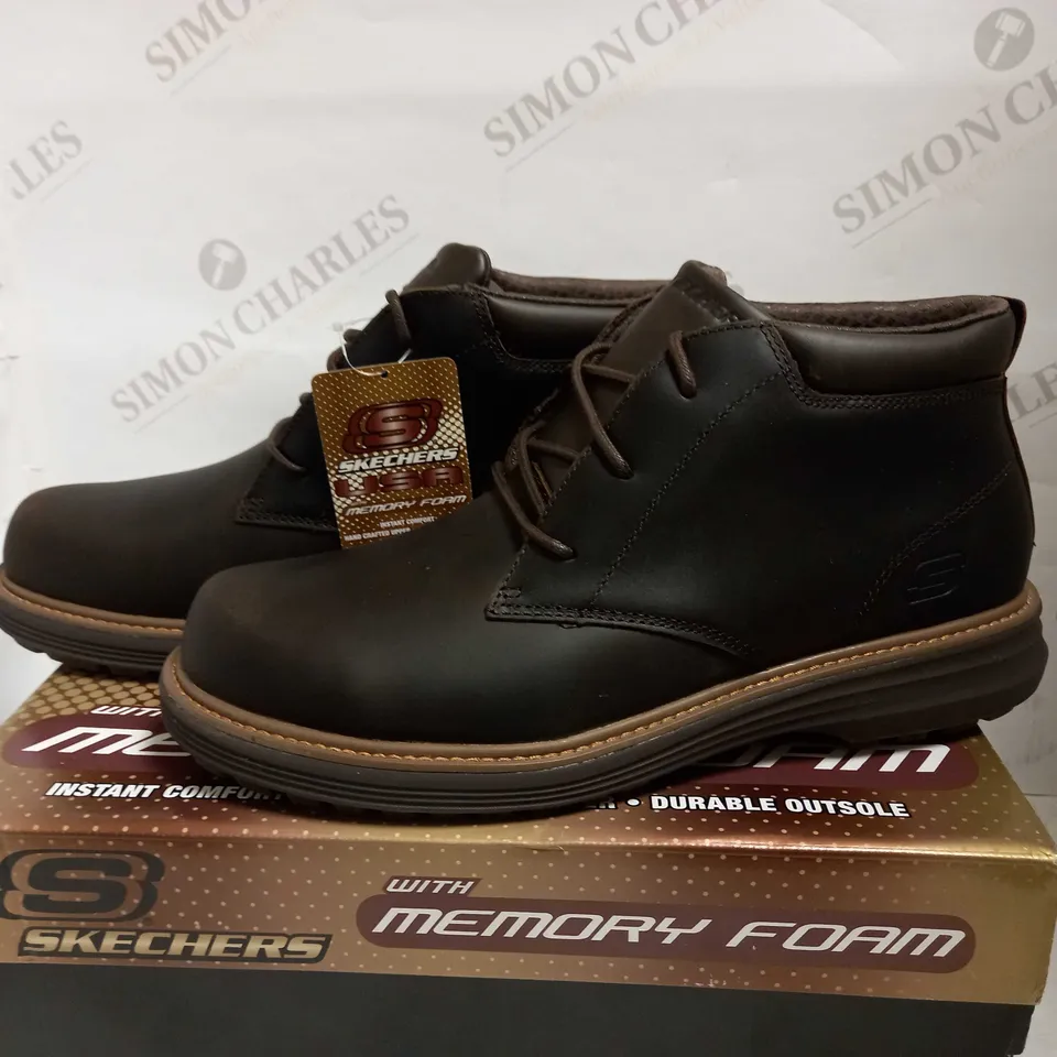 SKECHERS USA LEATHER BOOTS CHOCOLATE SIZE 9
