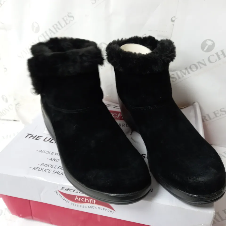 SKECHERS BLACK WEDGE BOOTS - SIZE 6.5