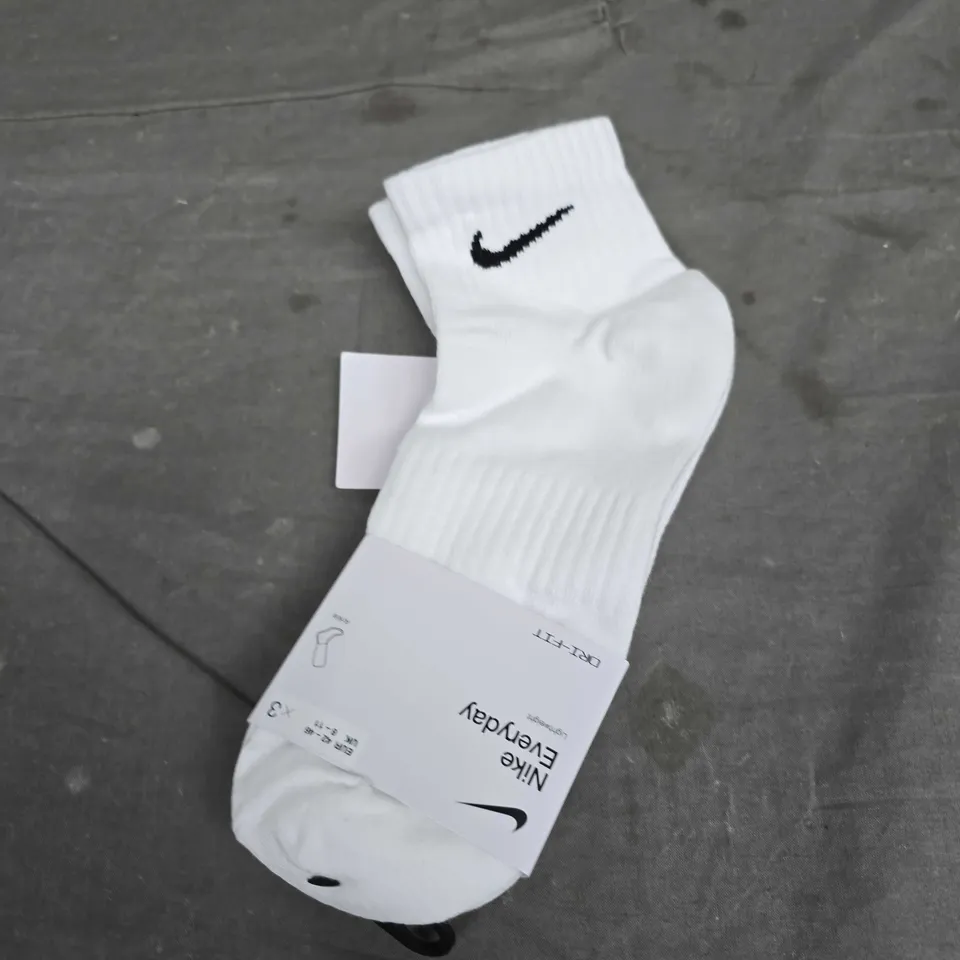 NIKE EVERYDAY DRI-FIT CREW SOCKS - X3 - 8/11 