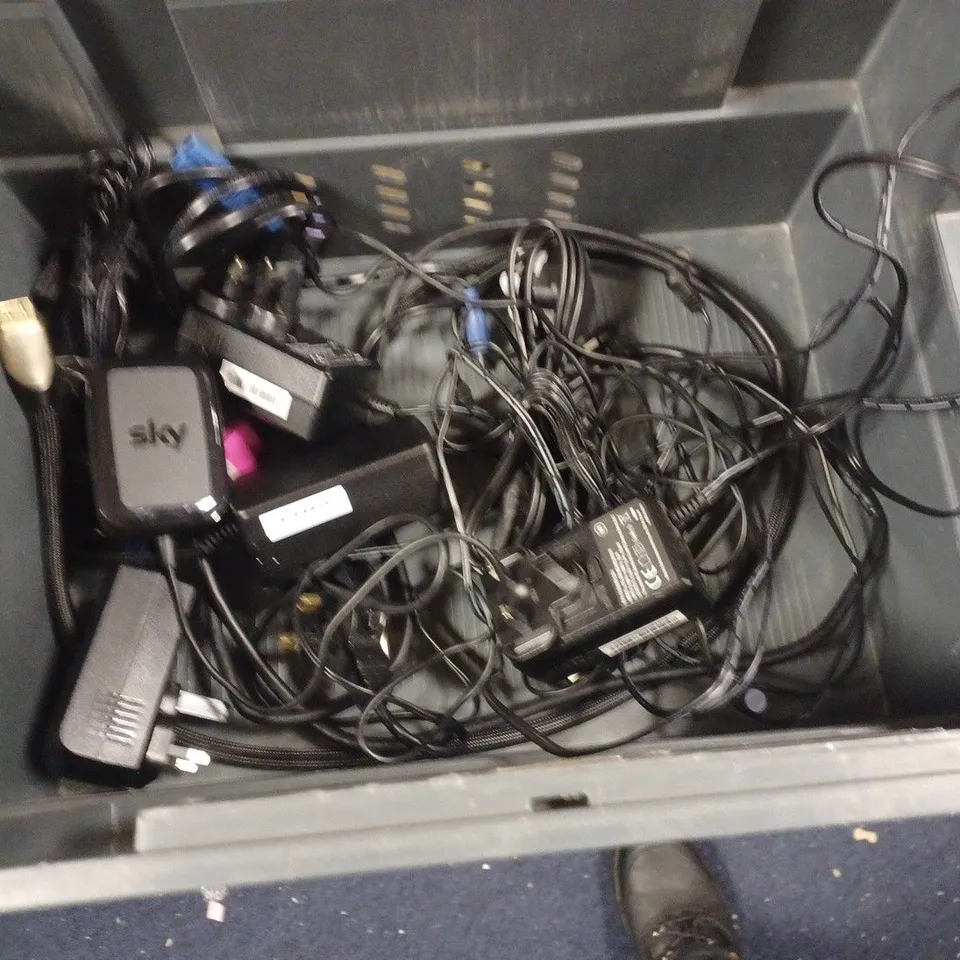 LOT OF ASSORTED TECH ITEMS TO INCLUDE VARIOUS ROUTERS, CABLE, CHARGERS AND TUNSTALL FALL SYSTEM