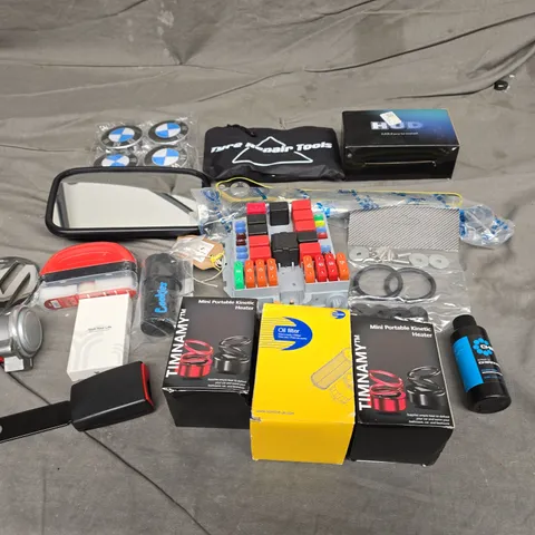 APPROXIMATELY 8 ASSORTED AUTO ITEMS TO INCLUDE TYRE REPAIR TOOL, OIL FILTER, AND OIL FILM TOOL ETC. - COLLECTION ONLY 