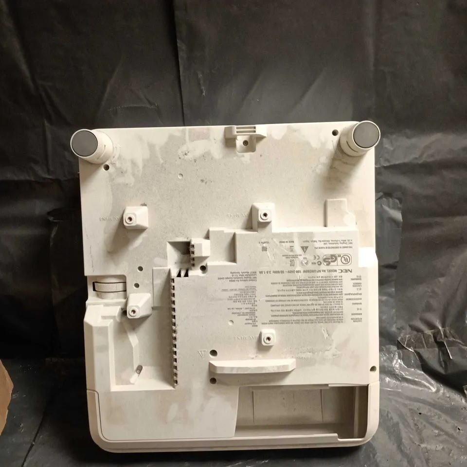 NEC PROJECTOR – WHITE