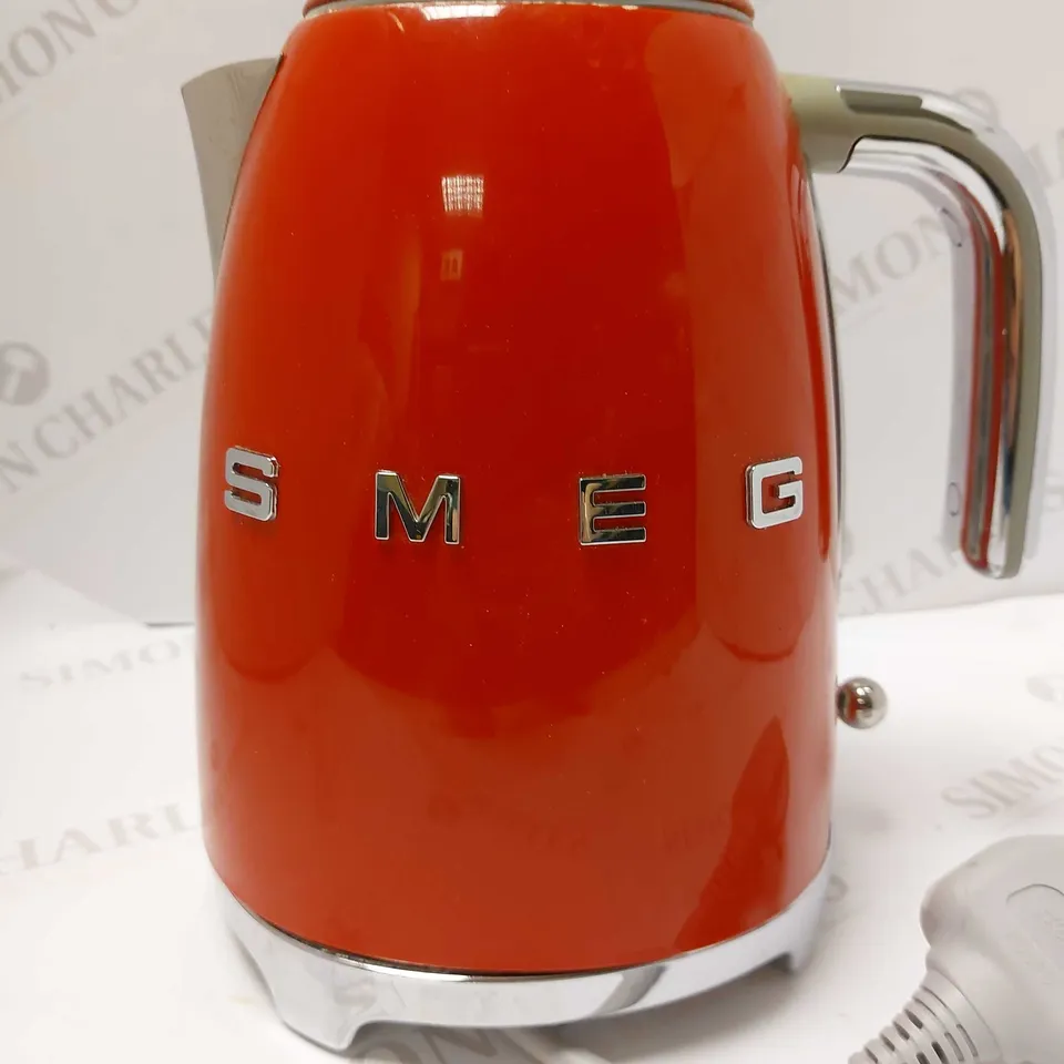 SMEG RETRO STYLE KETTLE - RED