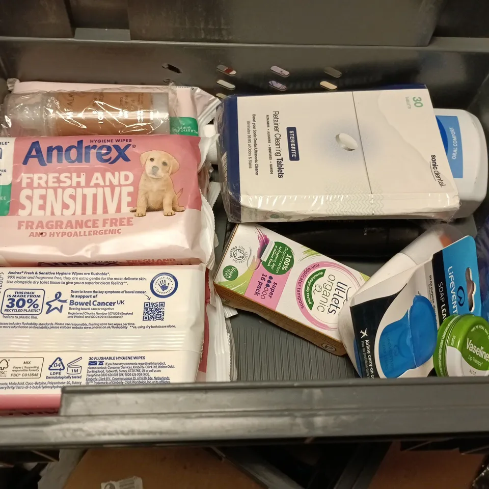 APPROXIMATELY 15 HEALTH AND BEAUTY PRODUCTS TO INCLUDE ANDREX TOILET TISSUE WIPES, RITUALS HAIR CARE SET AND A MAX FACTOR EYESHADOW PALETTE