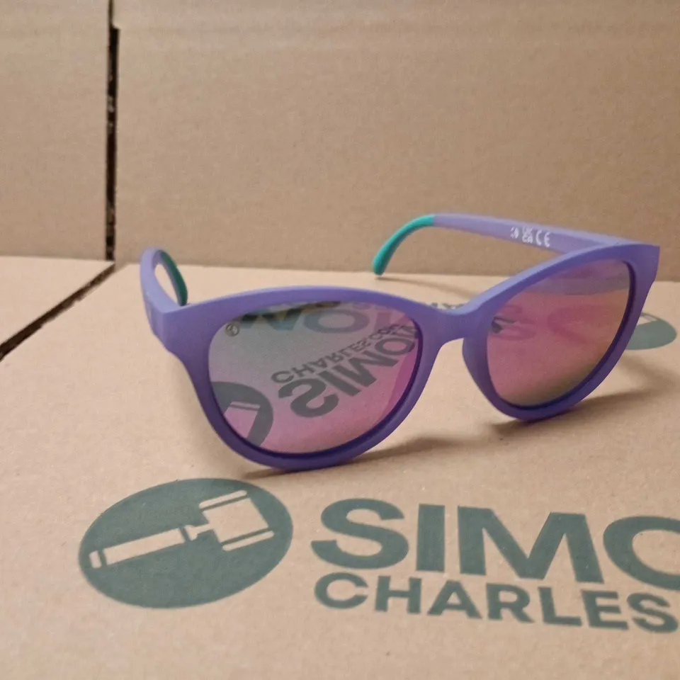 BOXED KYLOE IN THE WILD BUBBA GUMP FLOATING SUNGLASSES