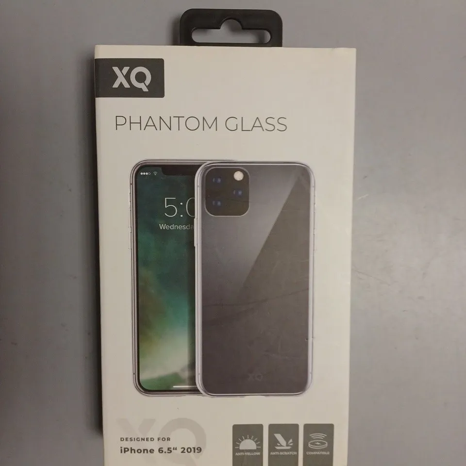 APPROXIMATELY 40 BRAND NEW BOXED XQISIT PHANTOM GLASS PROTECTIVE CASES FOR IPHONE 6.5" 2019 MODEL 