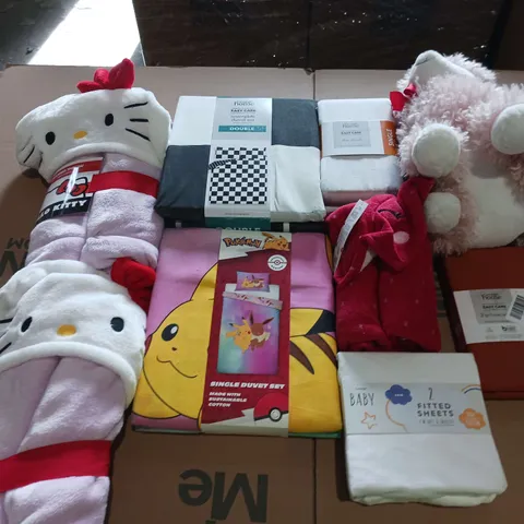 BOX OF APPROXIMATELY 8 ASSORTED BEDDING AND SOFT FURNISHING ITEMS TO INCLUDE - DUVET SETS, THROW BLANKETS, AND PILLOWCASES ETC.